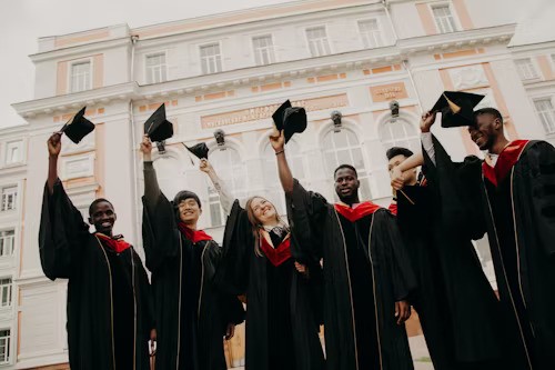 Internationalstudents-ezgif.com-avif-to-jpg-converter
